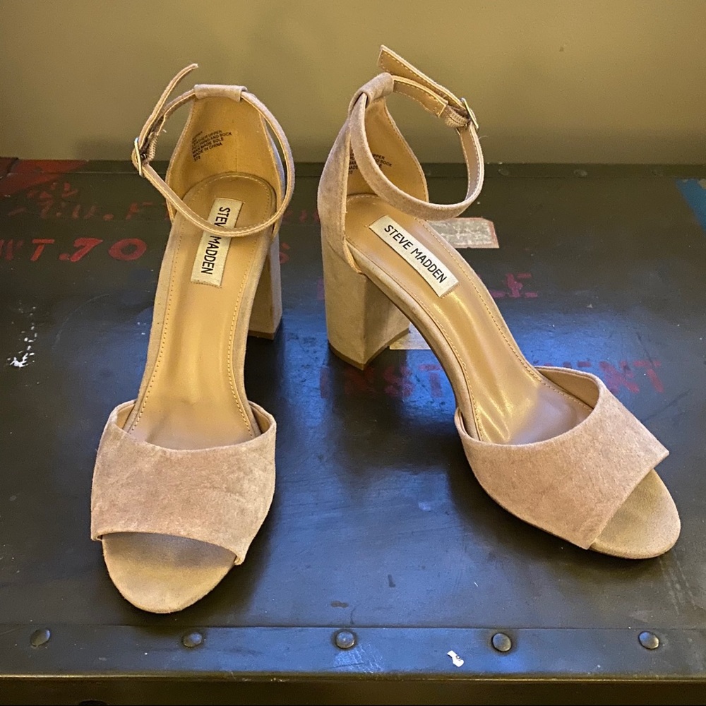 Steve Madden taupe heeled sandal sz 8